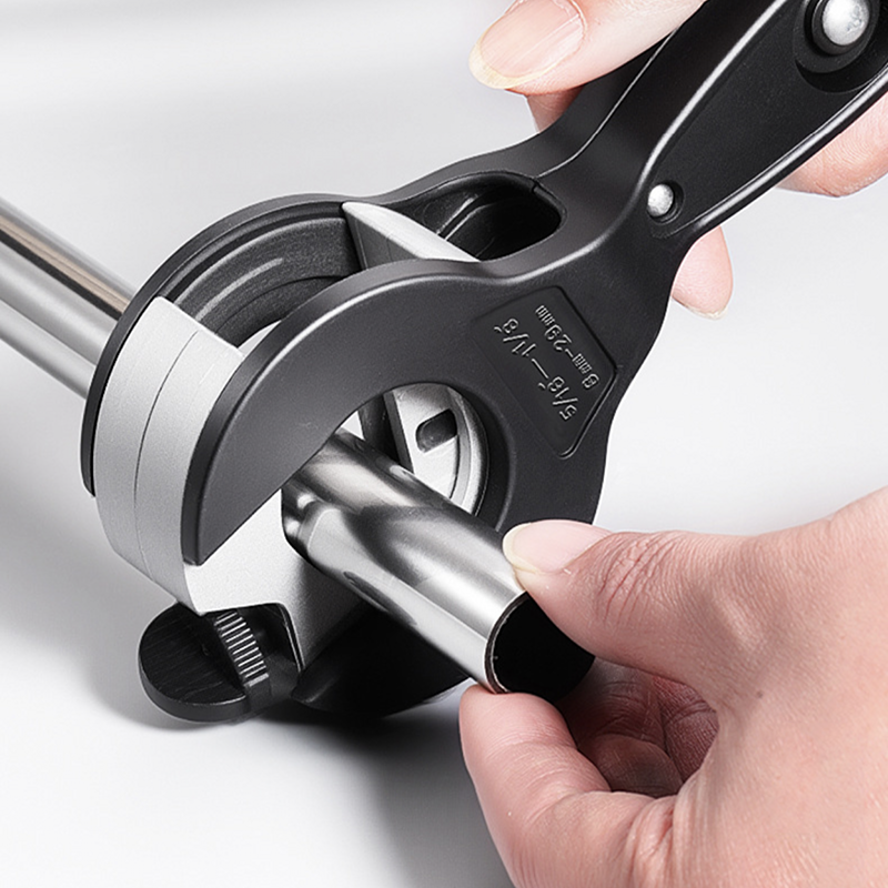 قاطع أنابيب PPR كبير الحجم من  - مراجعة Pipe Cutter Ratchet وسعره