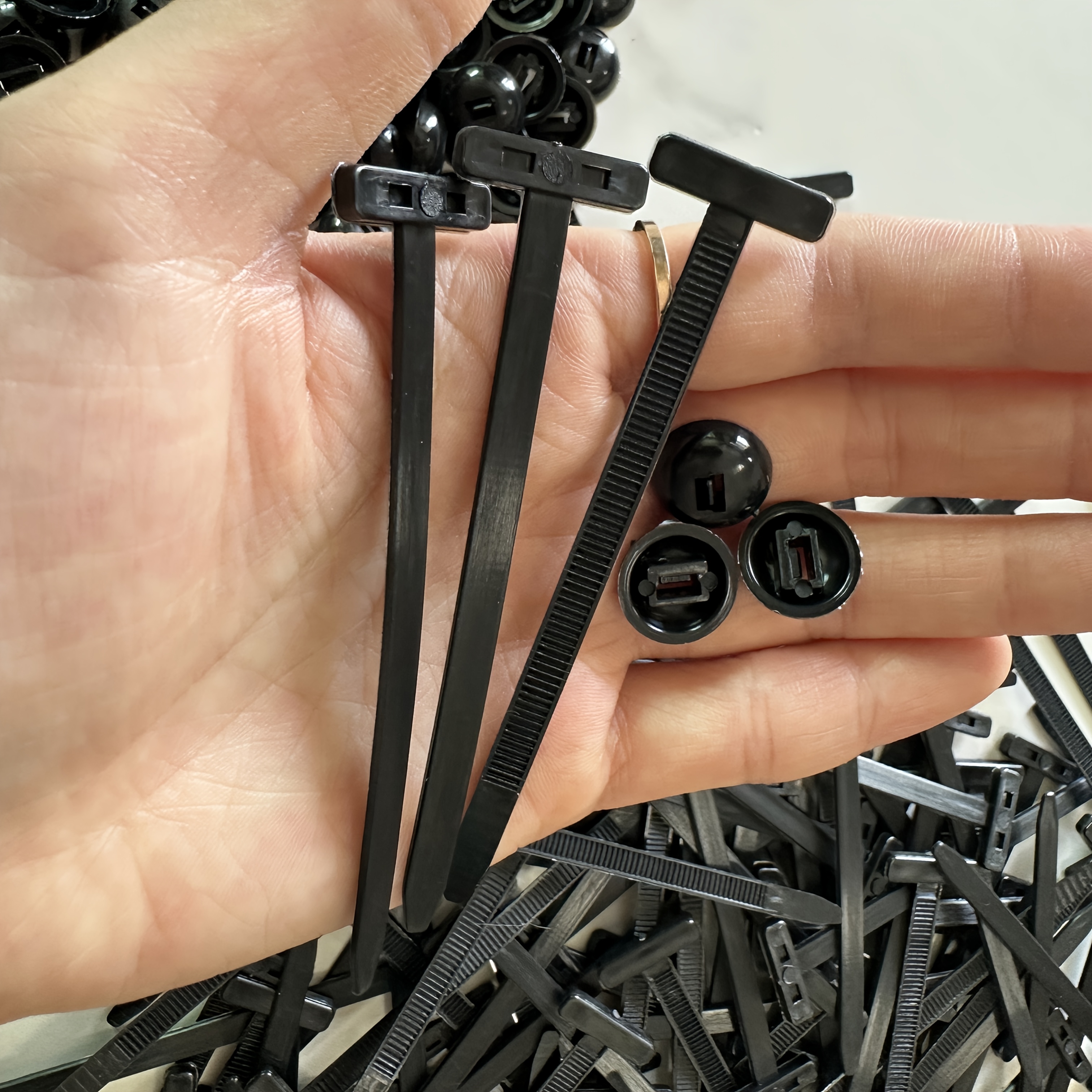 200/100/50 قطعة من أربطة الكاب - مراجعة Plastic Pipe Clip وسعره
